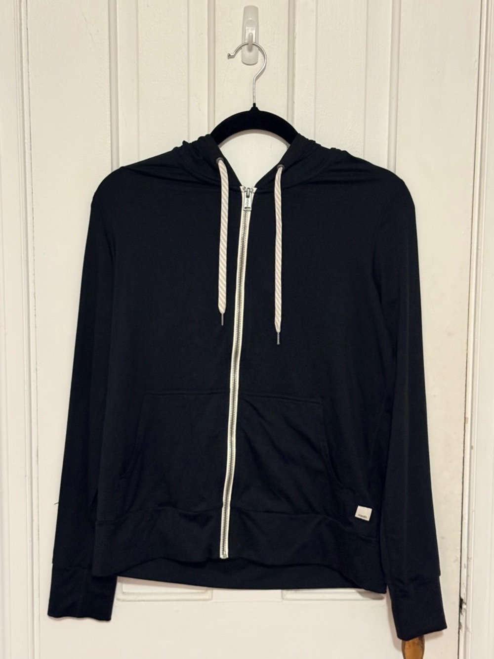 Vuori Women Halo Performance Hoodie Size S in Black Heather